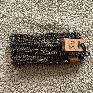 C.C Headband black and cream.